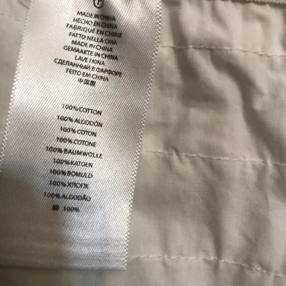 MICHEAL KORS  size 16 white skirt  tiered silk ribbon look back zip