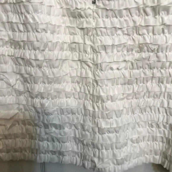 MICHEAL KORS  size 16 white skirt  tiered silk ribbon look back zip
