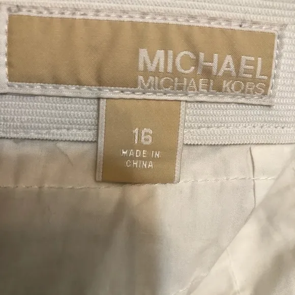 MICHEAL KORS  size 16 white skirt  tiered silk ribbon look back zip