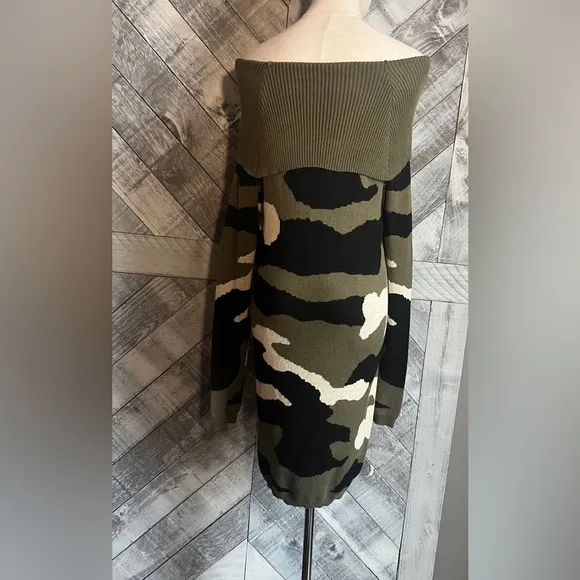 MILLAU NWT CAMO SWEATER DRESS.           SIZE M