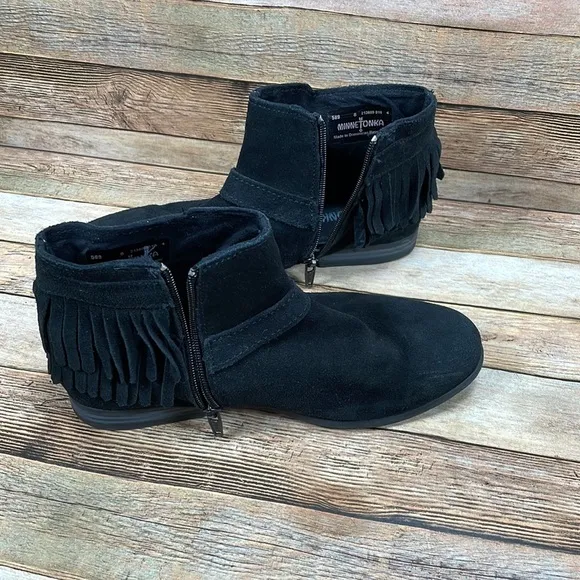 Minnetonka Dixon Suede Ankle Boots Size 8