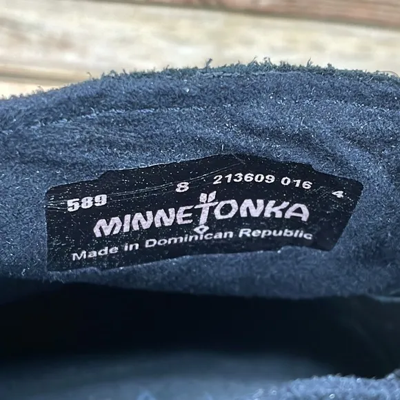 Minnetonka Dixon Suede Ankle Boots Size 8