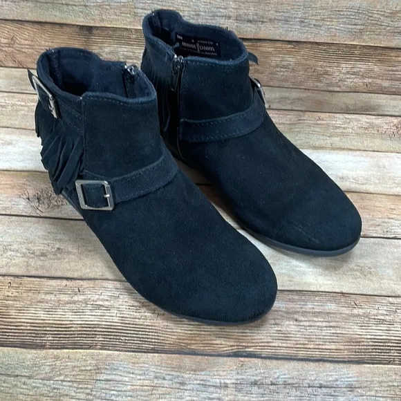 Minnetonka Dixon Suede Ankle Boots Size 8