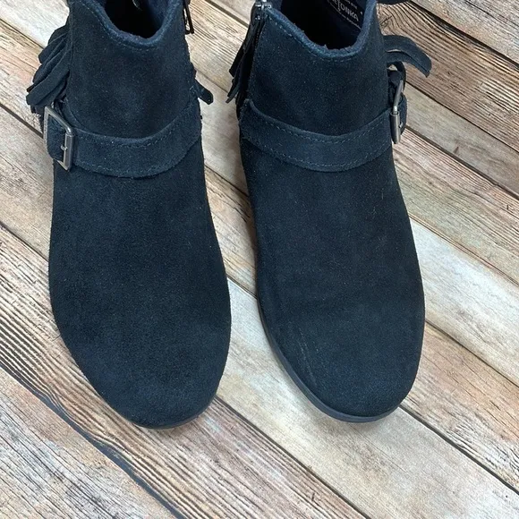 Minnetonka Dixon Suede Ankle Boots Size 8