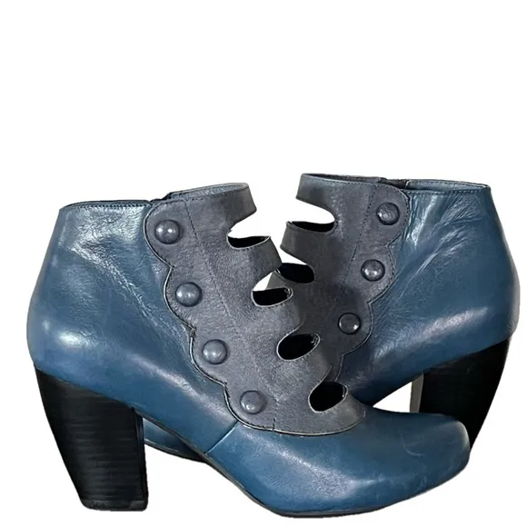 MIZ MOOZ Debra Blue Leather Ankle Boots Victorian Rockabilly Size 8