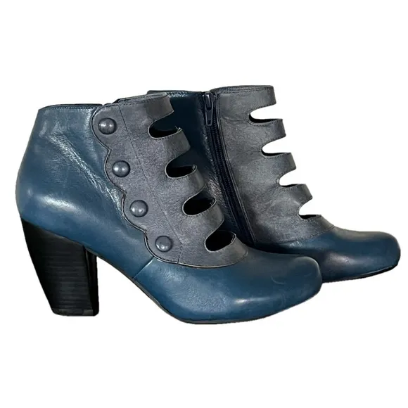 MIZ MOOZ Debra Blue Leather Ankle Boots Victorian Rockabilly Size 8