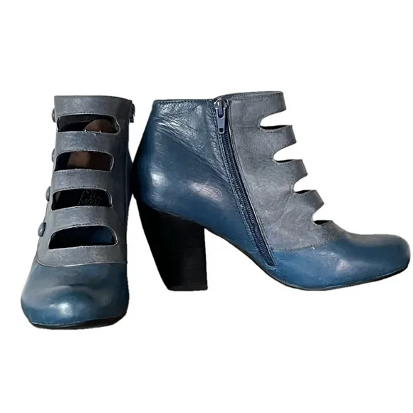 MIZ MOOZ Debra Blue Leather Ankle Boots Victorian Rockabilly Size 8