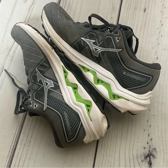 Mizuno Wave Inspire 18 Womens Athletic Running Sneakers Shoes Sz 10 Grey