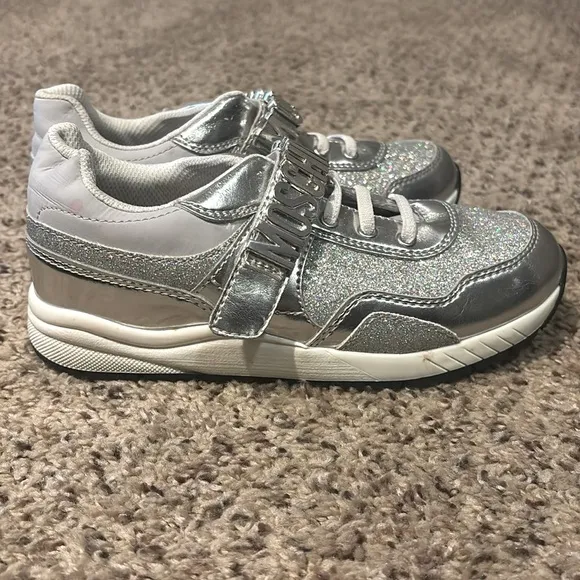 Moschino Girls' 26040. Trainers, Silver size 2