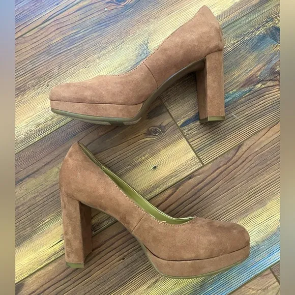 Naturalizer Synth Suede Berlin Platform in Brown size 5.5