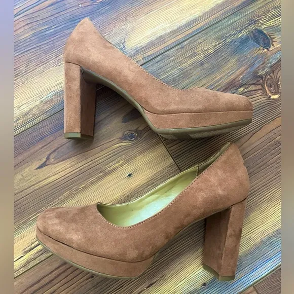 Naturalizer Synth Suede Berlin Platform in Brown size 5.5