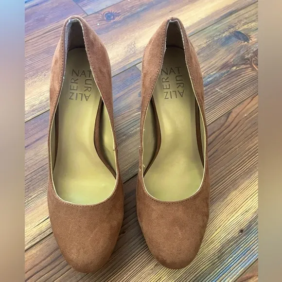 Naturalizer Synth Suede Berlin Platform in Brown size 5.5