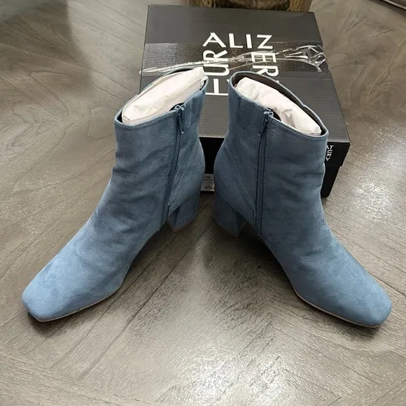 NATURALIZER Wrenley Booties Women's Shoes In Blue Dusk Fabric