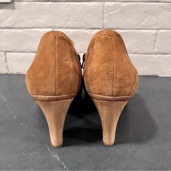 Naya sz 10 Ana tan suede peeptoe ruched ankle booties shooties