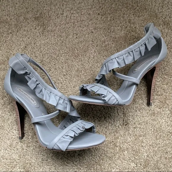 NEW $198 BCBGMAXAZRIA Frilly Grey Sandals Heels 10