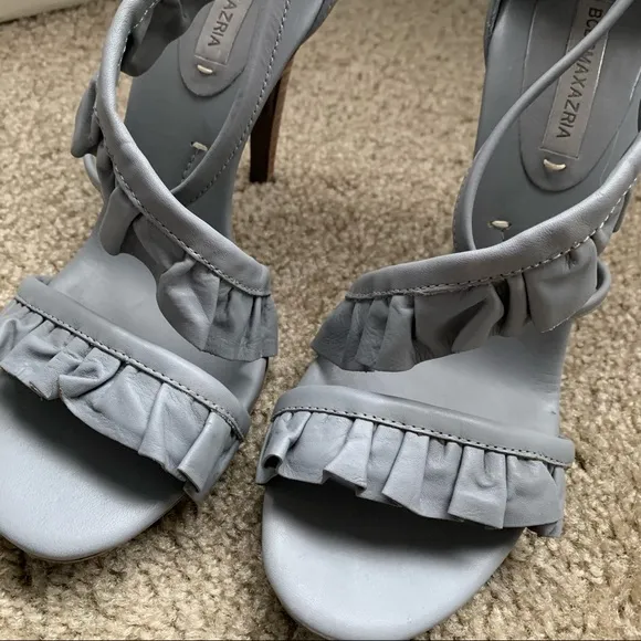 NEW $198 BCBGMAXAZRIA Frilly Grey Sandals Heels 10