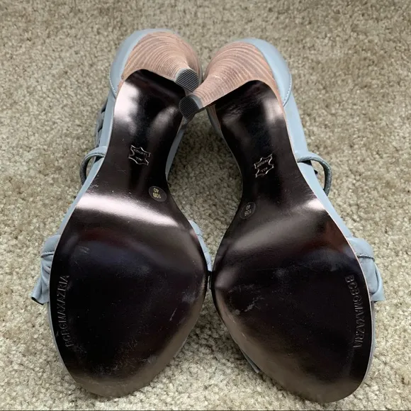 NEW $198 BCBGMAXAZRIA Frilly Grey Sandals Heels 10