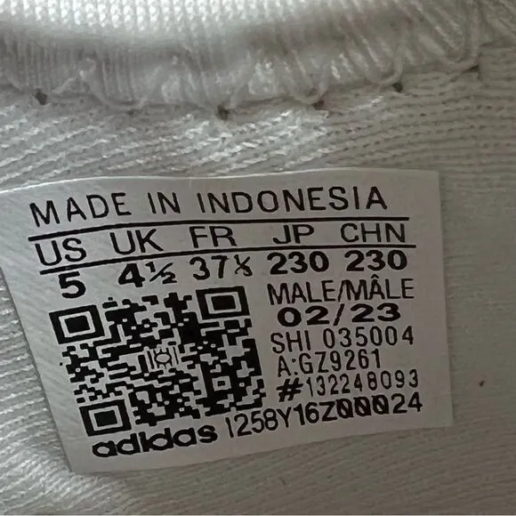 NEW Adidas NMD R1 running shoes womens 6 Mens 5 Cloud White Core Black Grey