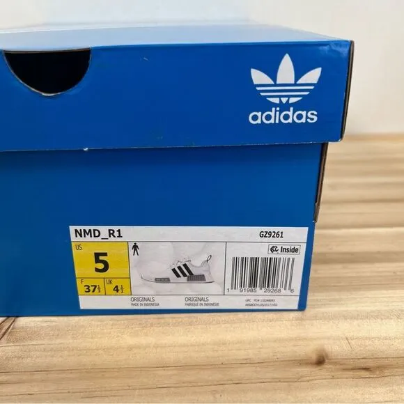NEW Adidas NMD R1 running shoes womens 6 Mens 5 Cloud White Core Black Grey