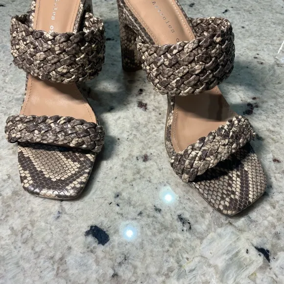 NEW ARTICLES OF SOCIETY ASTI BROWN SNAKE HEEL SANDAL SIZE 7