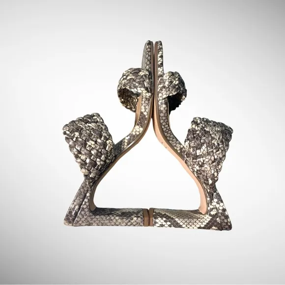 NEW ARTICLES OF SOCIETY ASTI BROWN SNAKE HEEL SANDAL SIZE 7
