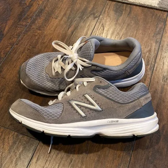 New Balance 411 V2 MW411GR2 Gray White Running Shoes Lace Up Size 10.5 D GUC