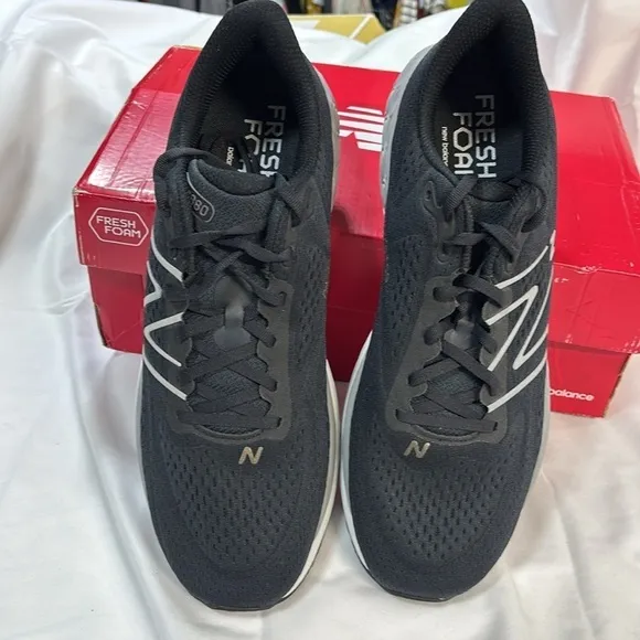 New Balance 880 Fresh foam running shoes black and grey shoes size 13