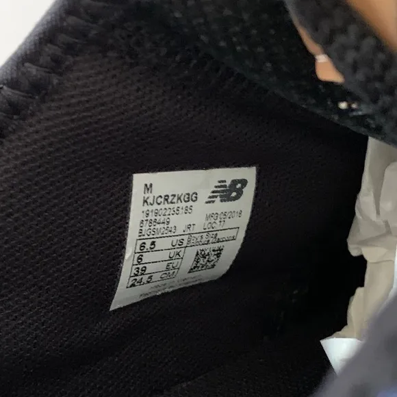 New Balance Kids KJCRZKGG in color moyen black