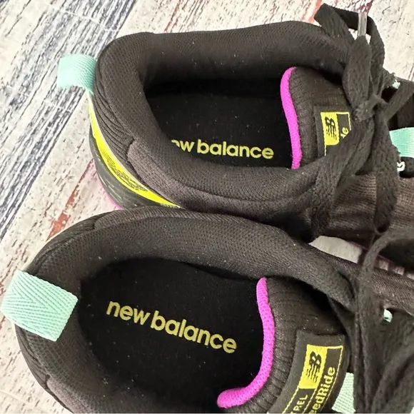 New Balance Nitrel SpeedRide Women’s Trail Running Shoes Like New Condition