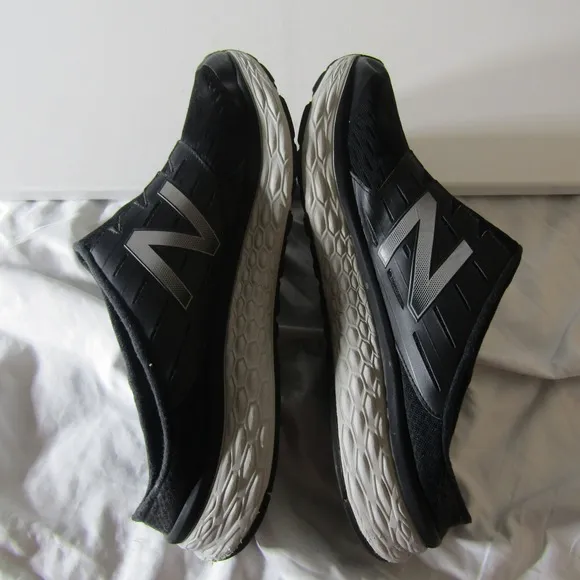 New Balance Shoes Mens 15 Fresh Foam 900v1 Mule Slip On MA900BK Black Silver