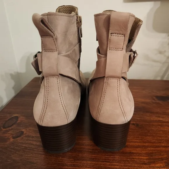 New Ecco Dress Classic 35 Buckle Ankle Boots Size 40, U.S. 9