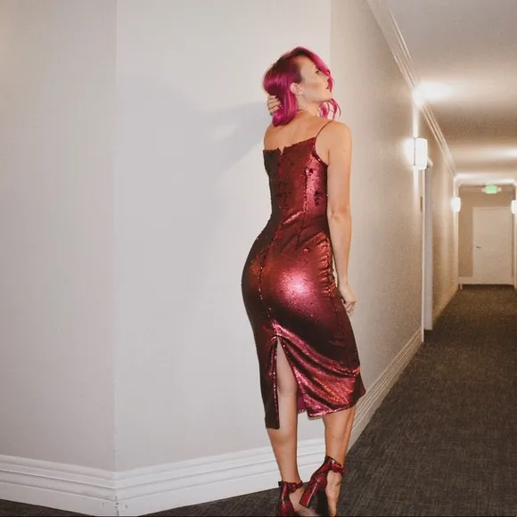 NEW KEEPSAKE the label gorgeous Sequin midi dress