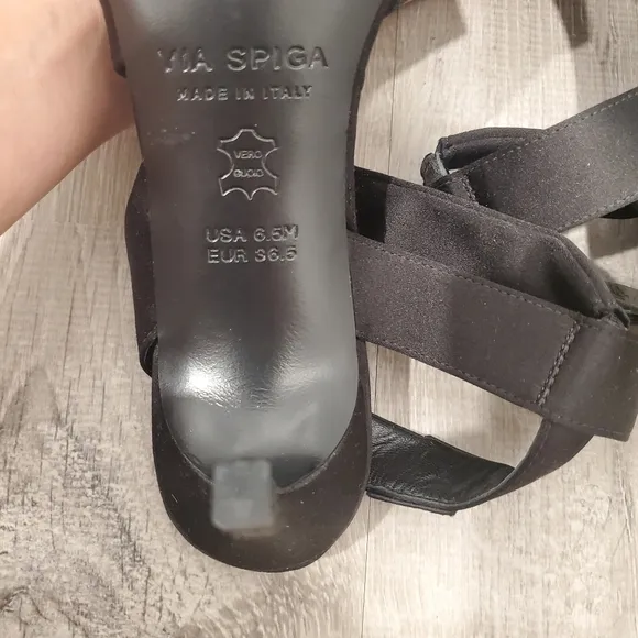 NEW New Via Spiga Black Satin Sandals Heels