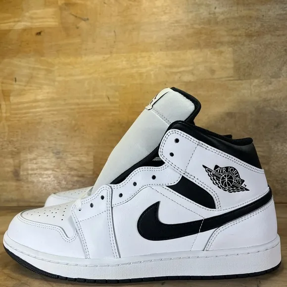 NEW Nike Air Jordan 1 Mid Reverse Panda Mens Sz 11 Shoes Sneakers White Black
