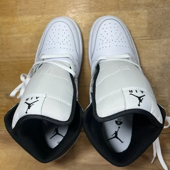 NEW Nike Air Jordan 1 Mid Reverse Panda Mens Sz 11 Shoes Sneakers White Black