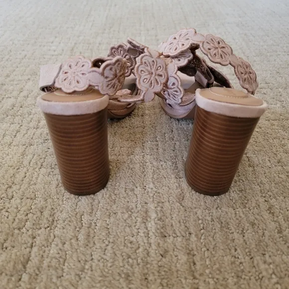 New See By Chloe Laser-Cut Floral Kristy Heeled Sandals in Tan, Size 37
