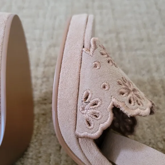 New See By Chloe Laser-Cut Floral Kristy Heeled Sandals in Tan, Size 37