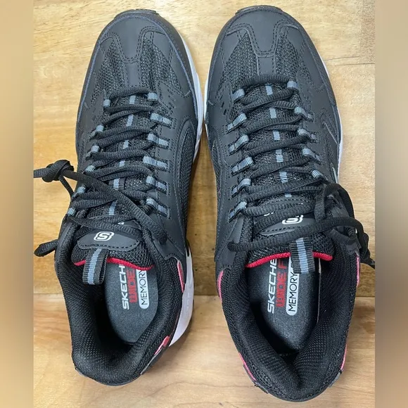 NEW Skechers Stamina Cutback Womens Sz 10.5 Xtra Wide Training Shoes Black Red