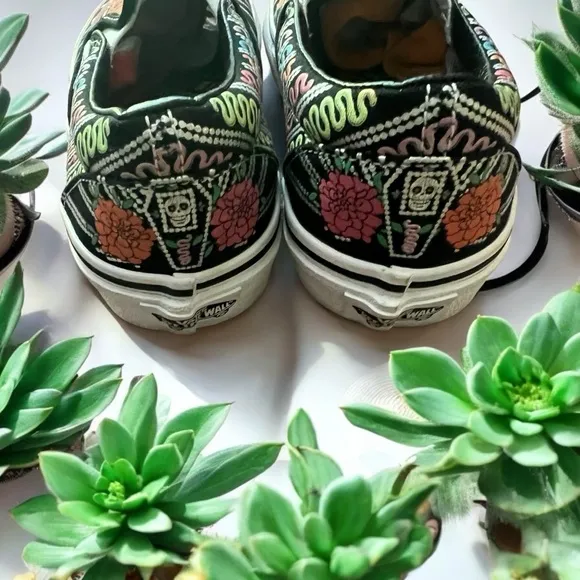 NEW Vans Floral Skull Day of the Dead Slip-On Shoes
