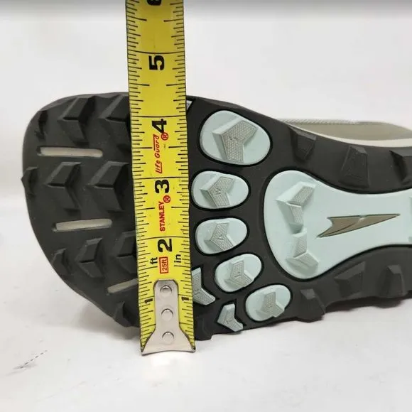 New women's 10.5 Altra Lone Peak Hiker Khaki hiking boots