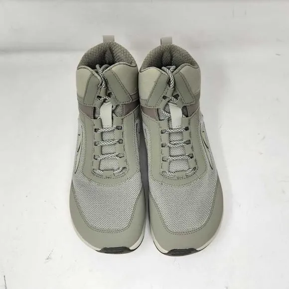 New women's 10.5 Altra Lone Peak Hiker Khaki hiking boots