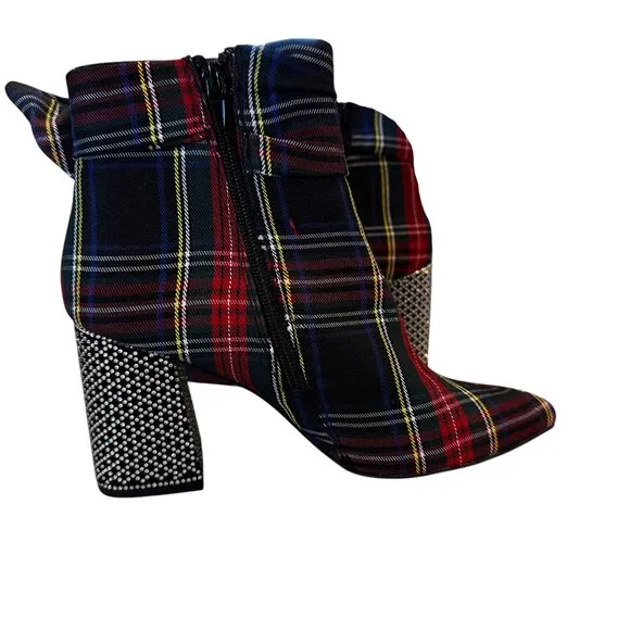 NIB Betsey Johnson Millburn Black Plaid Ankle Boot Size 7.5