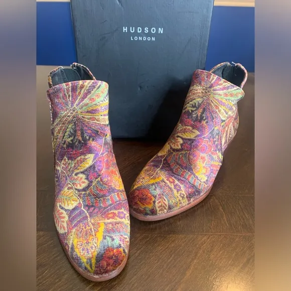 NIB HUDSON Apisi Velvet Liberty Bootie, Size EU 36 (US 5)