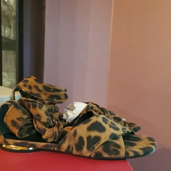 Nib Leopard Print Women's Sandals With Golden Heels