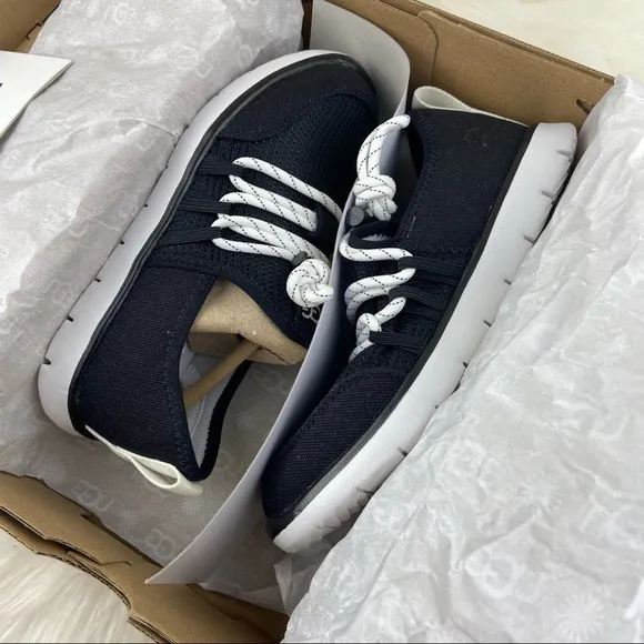 NIB UGG CAMBRIAN SNEAKERS