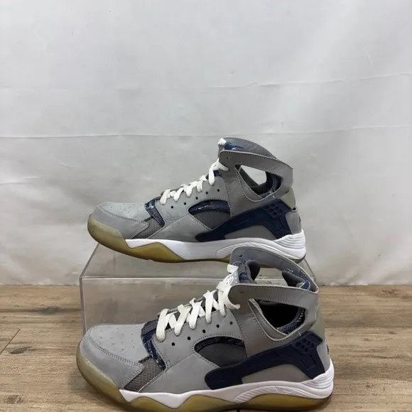 Nike Air Flight Huarache Men's US 10 Running Shoes Wolf Gray Sneakers