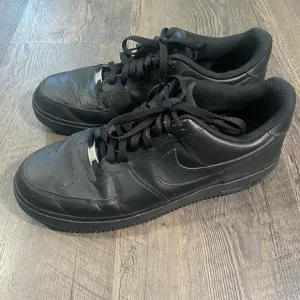 NIKE Air Force 1 Mens Sneakers