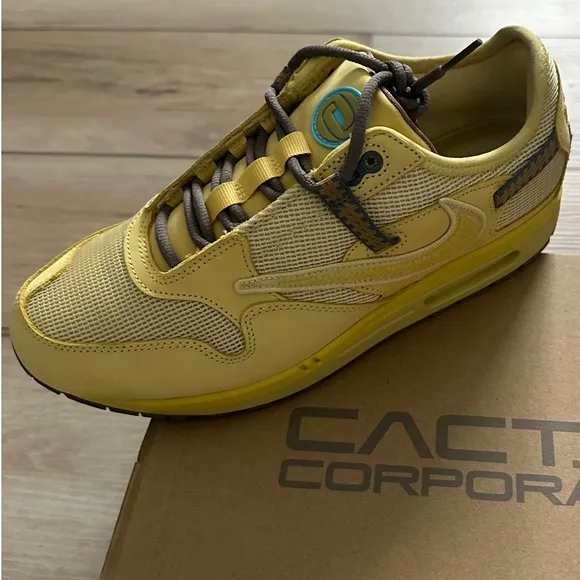 Nike Air Max 1 Cactus Jack Saturn Gold Travis Scott men 9 women's 10.5 EUC