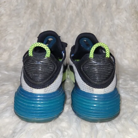 Nike Air Max 2090 Volt Running Shoes Youth Size 6 / Womens 7-7.5