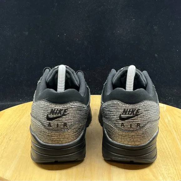 Nike Air Max 454746-005 Premium Black Metallic Hematite Women’s Sz 7.5 Running